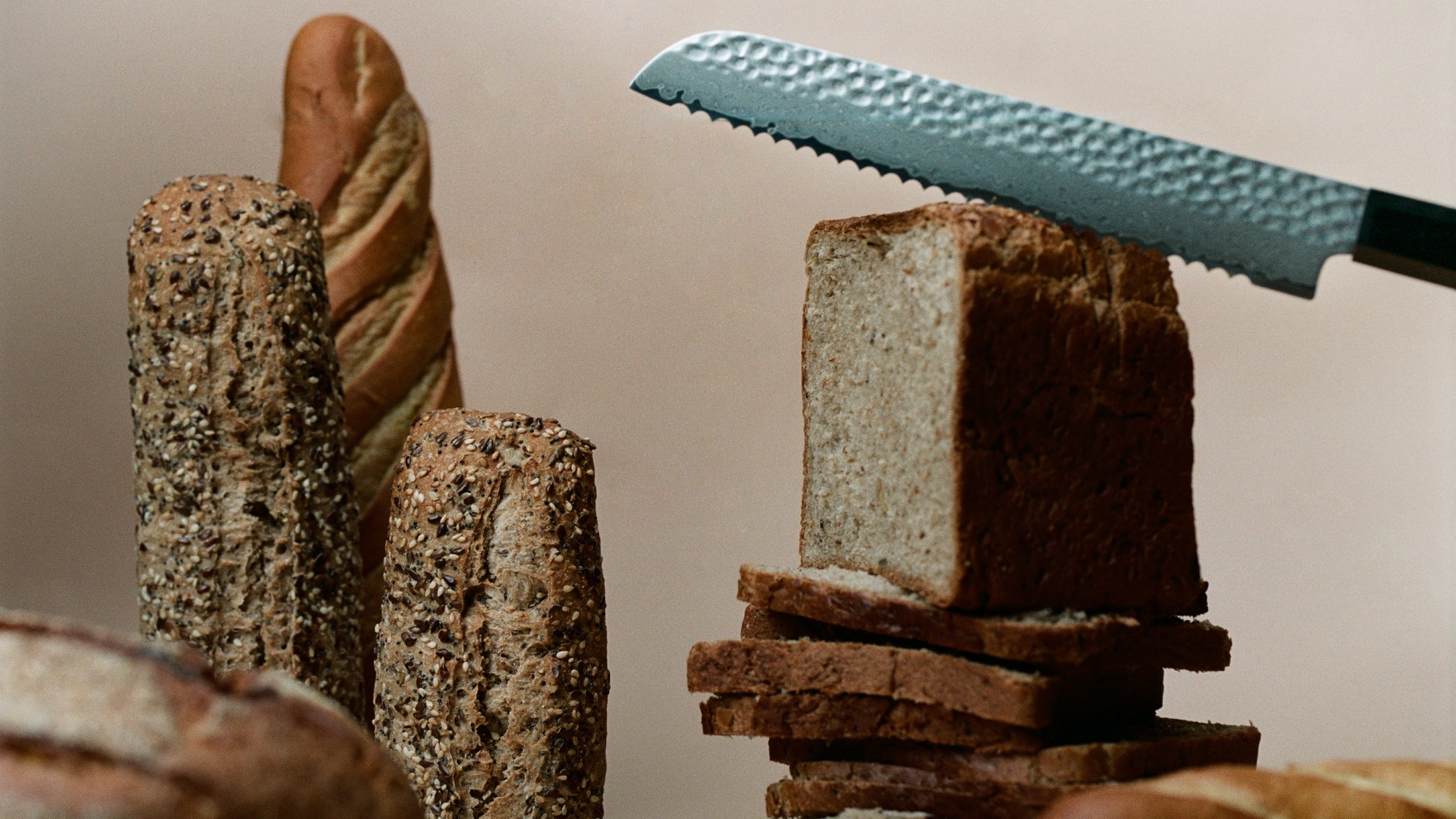 SEKKIN Bread knife with breads