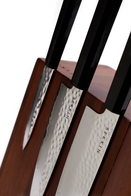 Knife Blocks vs. Magnetic Strips: What’s Best for Your Kitchen?